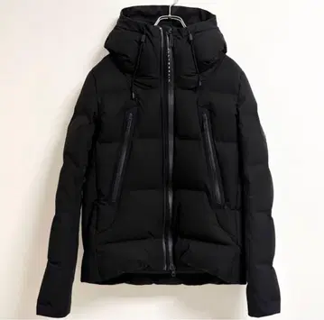 [ 새상품급 ] 데상트 올테라인 미즈사와 다운 마운테니어 L 블랙