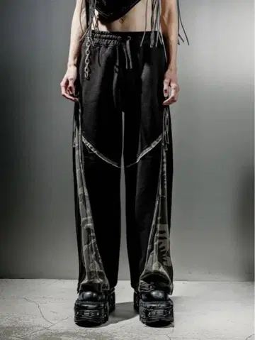 dig your own grave side 카모플라쥬 맨투맨