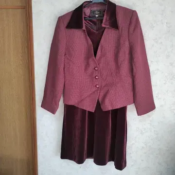 여성용 원피스, 수트 셋업 13AR