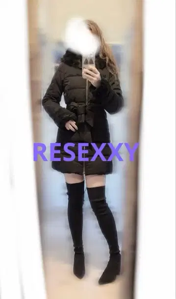 RESEXXY 다운 자켓 퍼 후드 블랙 거의 미사용