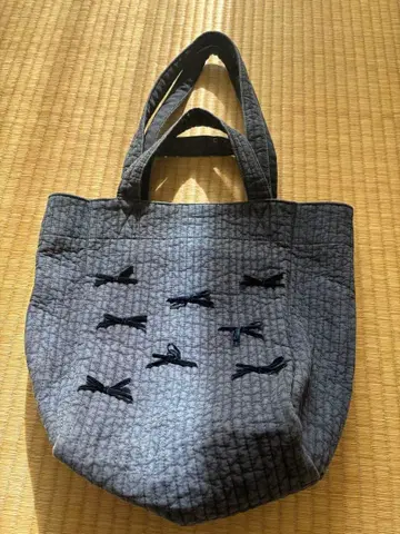 Gypsophila 네이비 퀼팅 토트백