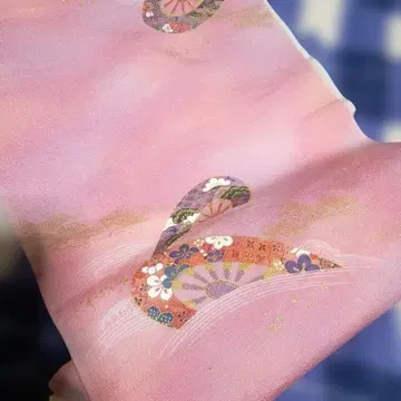 호몬기 옷감 핑크 꽃무늬 부채 모티브