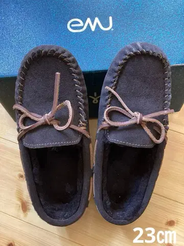 에뮤 모카신 초콜릿 23cm
