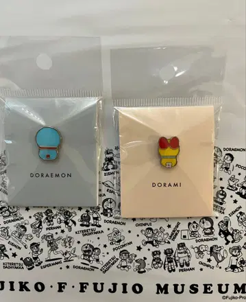 후지코 후지오 뮤지엄 한정판 도라미 도라에몽 핀즈 배지 2개 세트