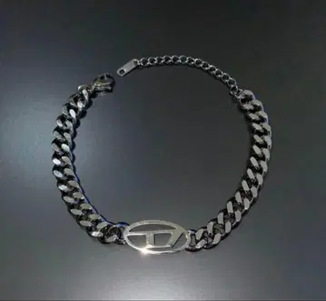 D 로고 체인 팔찌