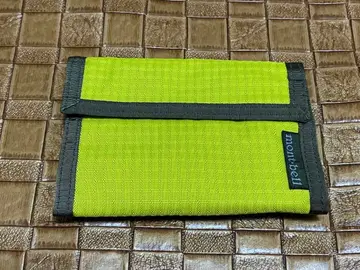 새상품급 몽벨 3단 나일론 지갑 / 옐로우 그린 mont-bell