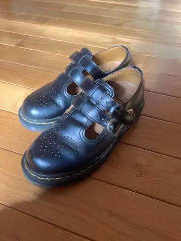 Dr. Martens 블랙 멜리 제인 37 EU