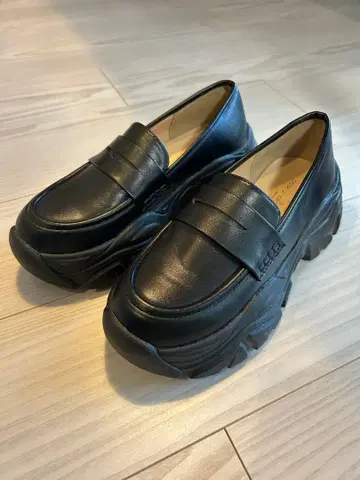 W closet 더블 클로젯 스니커즈 로퍼 블랙