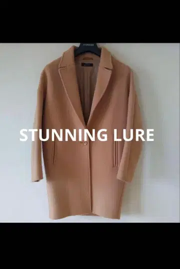 스터닝 루어 울 블렌드 코트 카멜 베이지 코쿤 실루엣
