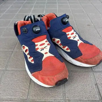 리복 인스타 펌프 네이비/오렌지 스니커즈