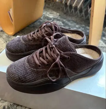 ERL CAMINO MUD 코듀로이 스니커즈