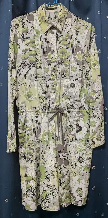 꽃무늬 긴팔 원피스 무릎 아래 기장