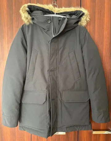 UNIQLO 퍼 후드 블랙 다운 자켓 M 사이즈
