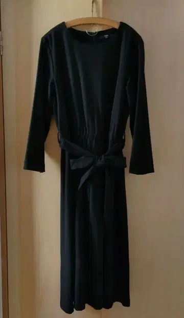 SHIPS 블랙 긴팔 무릎 기장 원피스