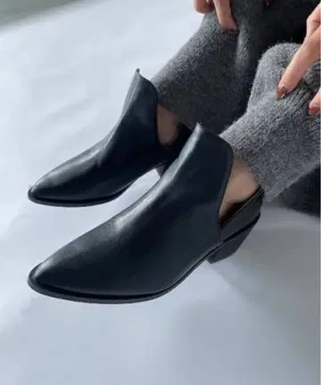 [12/20까지 판매] [AIC.] 컷 아웃 숏부츠