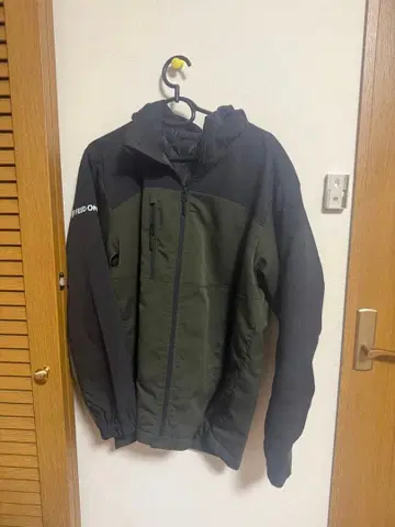 방수 후드 부착 자켓 올리브 그린