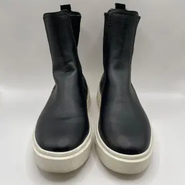 새상품급 ZARA 통굽 사이드 고어 부츠 23.5cm 블랙