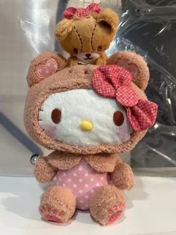헬로키티 딸기신문 645호 콜라보레이션 페어 봉제 인형 산리오