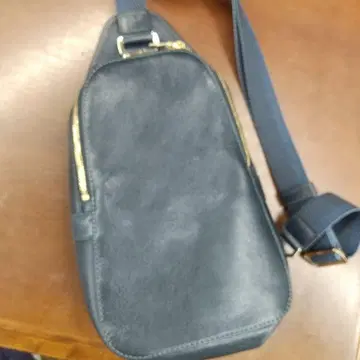 아니아리 바디백