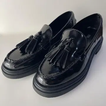ZARA 블랙 태슬 로퍼