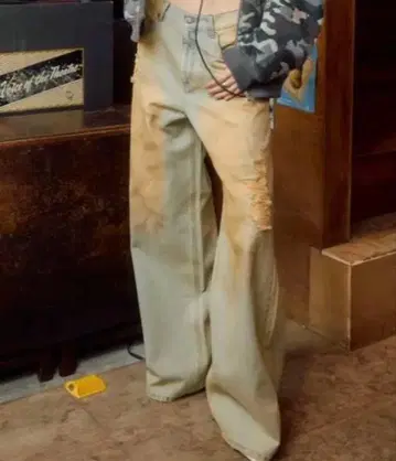 아클레트 더티 크러쉬 J/W 루즈 데님 팬츠