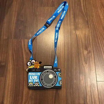 유니버설 스튜디오 미니언 카메라형 패스 케이스 홀더