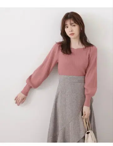 [ 프로포션 바디 드레싱 ] 스퀘어 하트컷 니트 그레이지