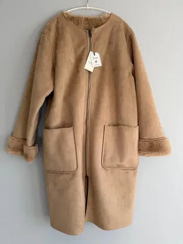 택 포함 새상품 T chichi 테치치 리버서블 페이크 무스탕 코트