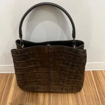 브라운 실키테일 가죽 핸드백