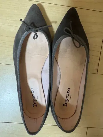Repetto 그레이 스웨이드 펌프스