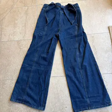 다크 블루 와이드 레그 데님 백 리본