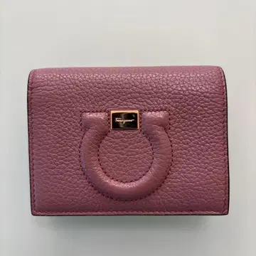 페라가모 이단 접이식 지갑