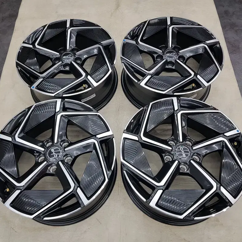 19인치 BYD SEAL 씰 순중 정품 임판급 휠 팝니다 낱개2개