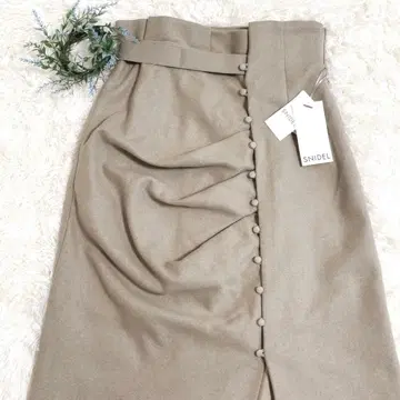 택 포함 새상품 SNIDEL 베이지 타이트 스커트 슬릿 M 사이즈