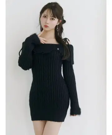 eatme 헴 샤기 오프숄더 니트 원피스 블랙