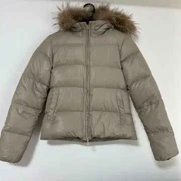 NATURAL BEAUTY BASIC 후드 부착 다운 자켓