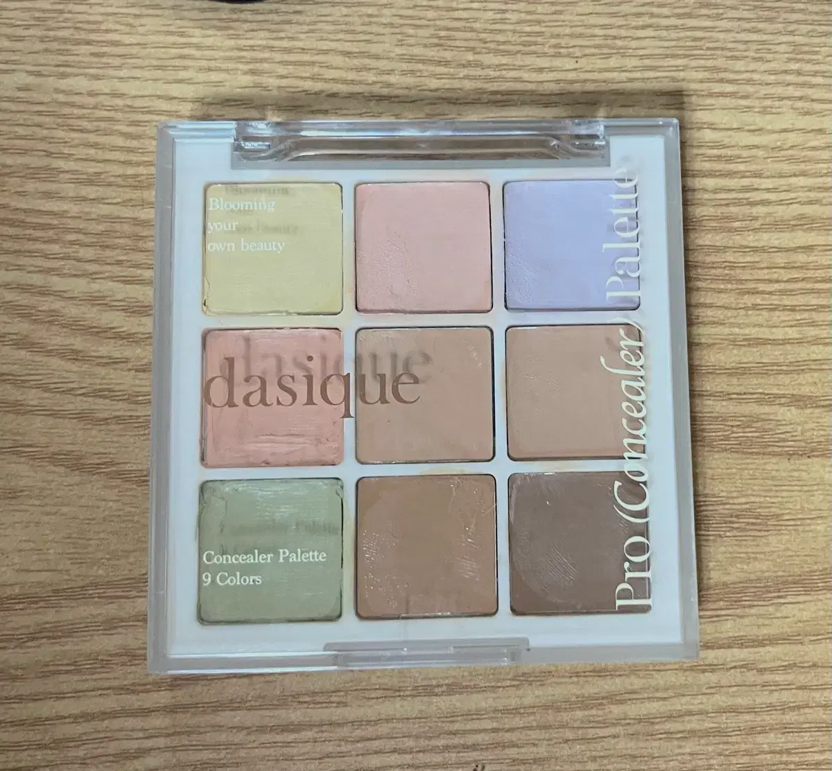 02 Medium) Dasique Pro Concealer Palette 9 Colors