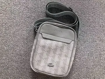 LACOSTE 남성용 숄더백 클래식 가죽 디자인