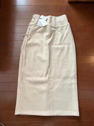 Bou Jeloud 베이지 타이트 스커트