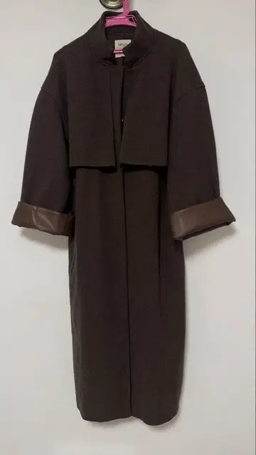 [ lawgy ] 스탠드 넥 레더 커프 코트