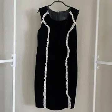 DreAng 드레앙 블랙 벨로아 슬리브리스 원피스