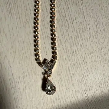 골드 체인 눈물형 크리스탈 목걸이