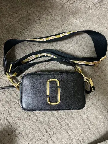 마크 제이콥스 블랙 숄더백