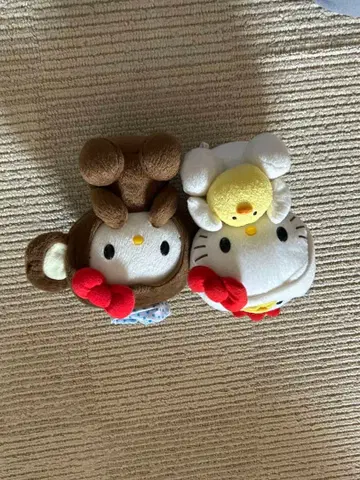 헬로키티와 마이멜로디 봉제 인형 세트 활