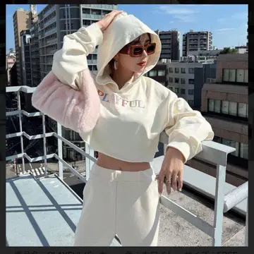 eimy PLAYFUL 숏 후드티