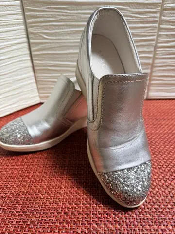 [인힐] 실버 글리터 장식 슬립온 스니커즈