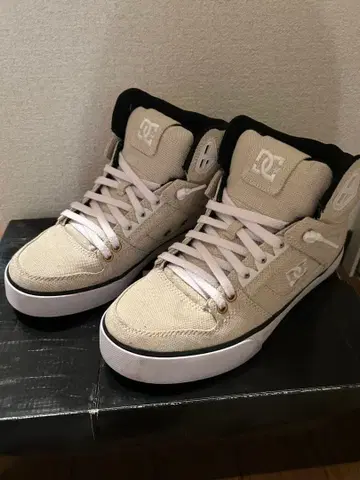 DC슈즈 하이컷 스니커즈