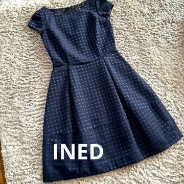 INED 이네드 네이비 블루 사각 패턴 반팔 원피스 깔끔한 스타일