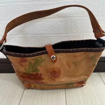 꽃무늬 가죽 숄더백
