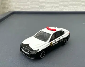 닛산 스카이라인 경시청 순찰차 이온 한정판 토미카